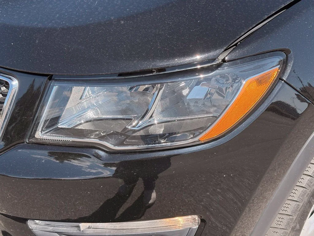 Used 2018 Diamond Black Jeep Latitude image 11