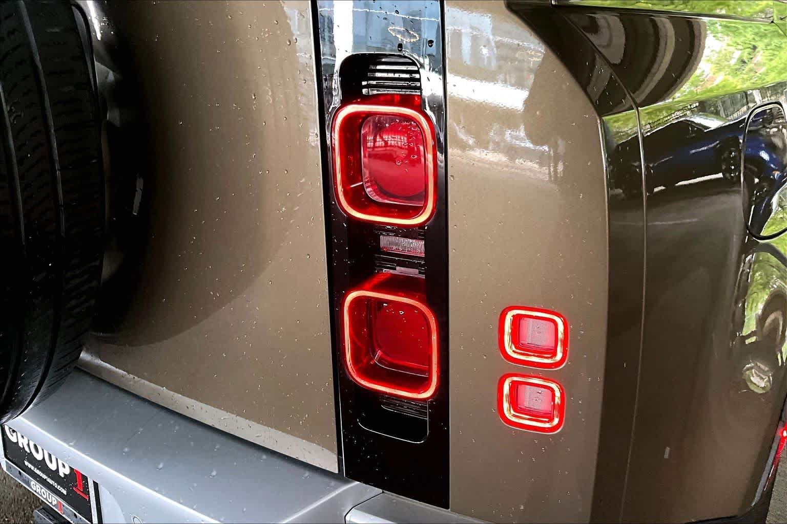 Used 2024 Gondwana Stone Metallic Land Rover S image 29