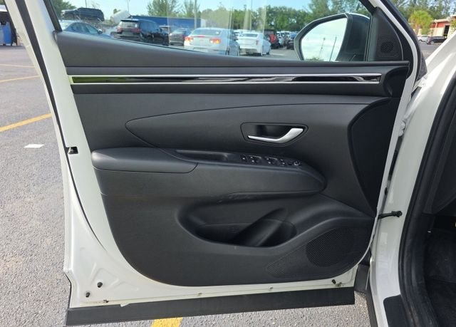 Used 2023 White Hyundai SEL image 10