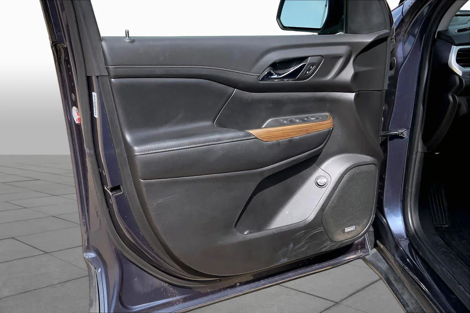Used 2019 BLUE STEEL METALLIC GMC SLE image 21