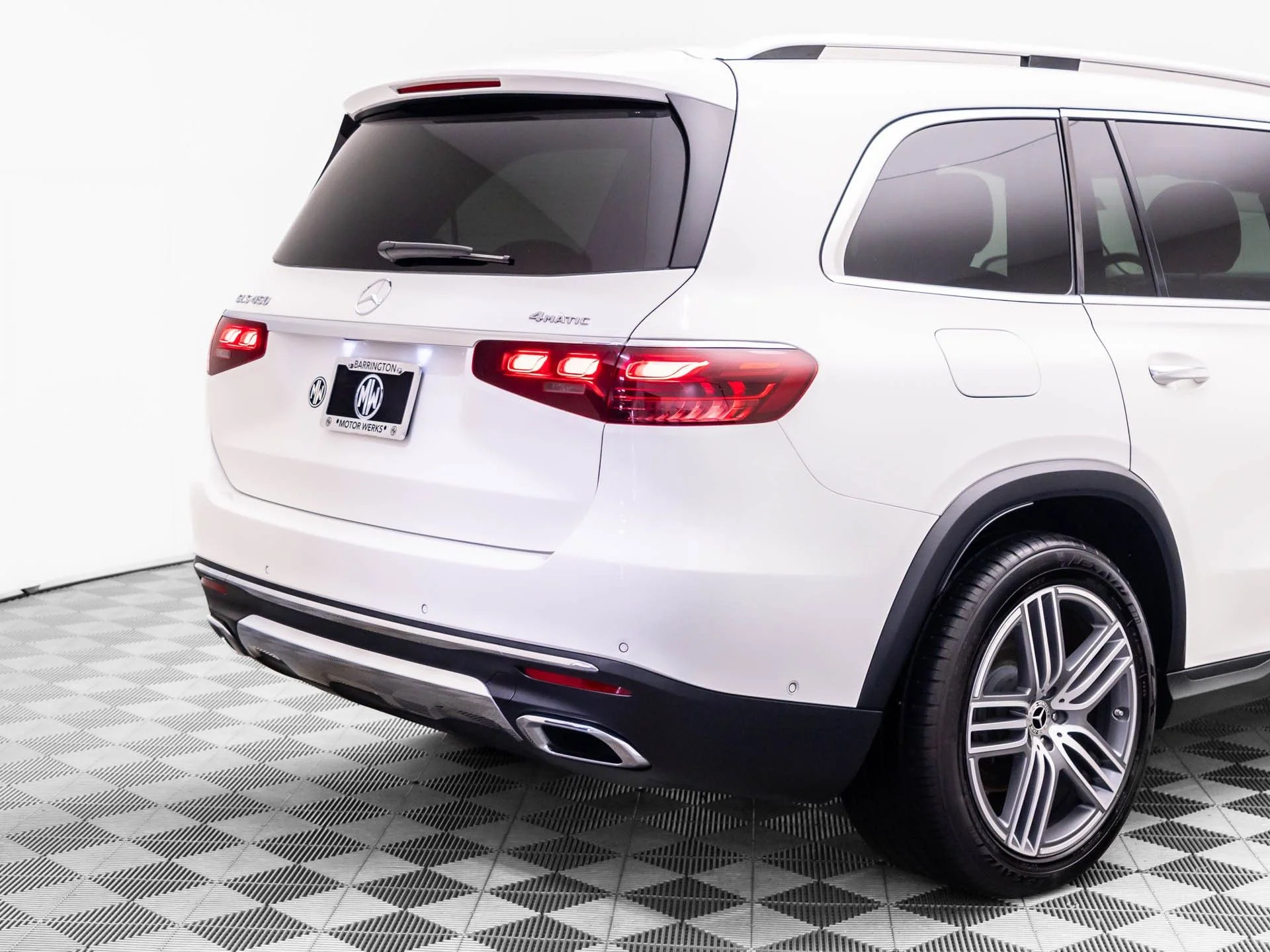 Used 2024 White Mercedes-Benz GLS 450 image 40