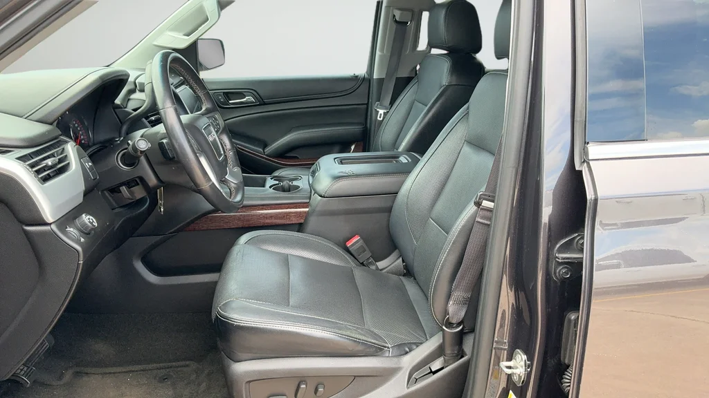 Used 2016 Silver GMC SLE image 17