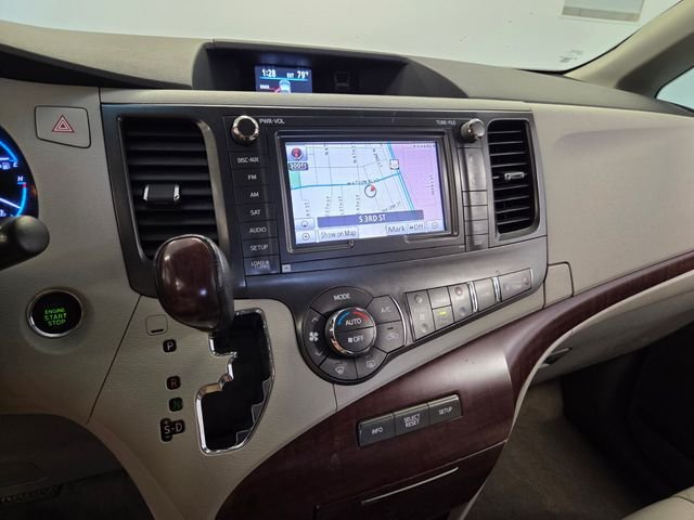 Used 2013 Silver Toyota XLE image 22