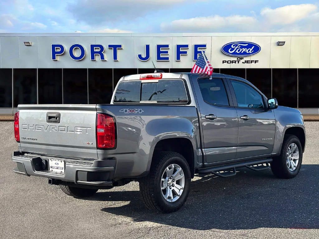 Used 2021 Steel Metallic Chevrolet LT image 5