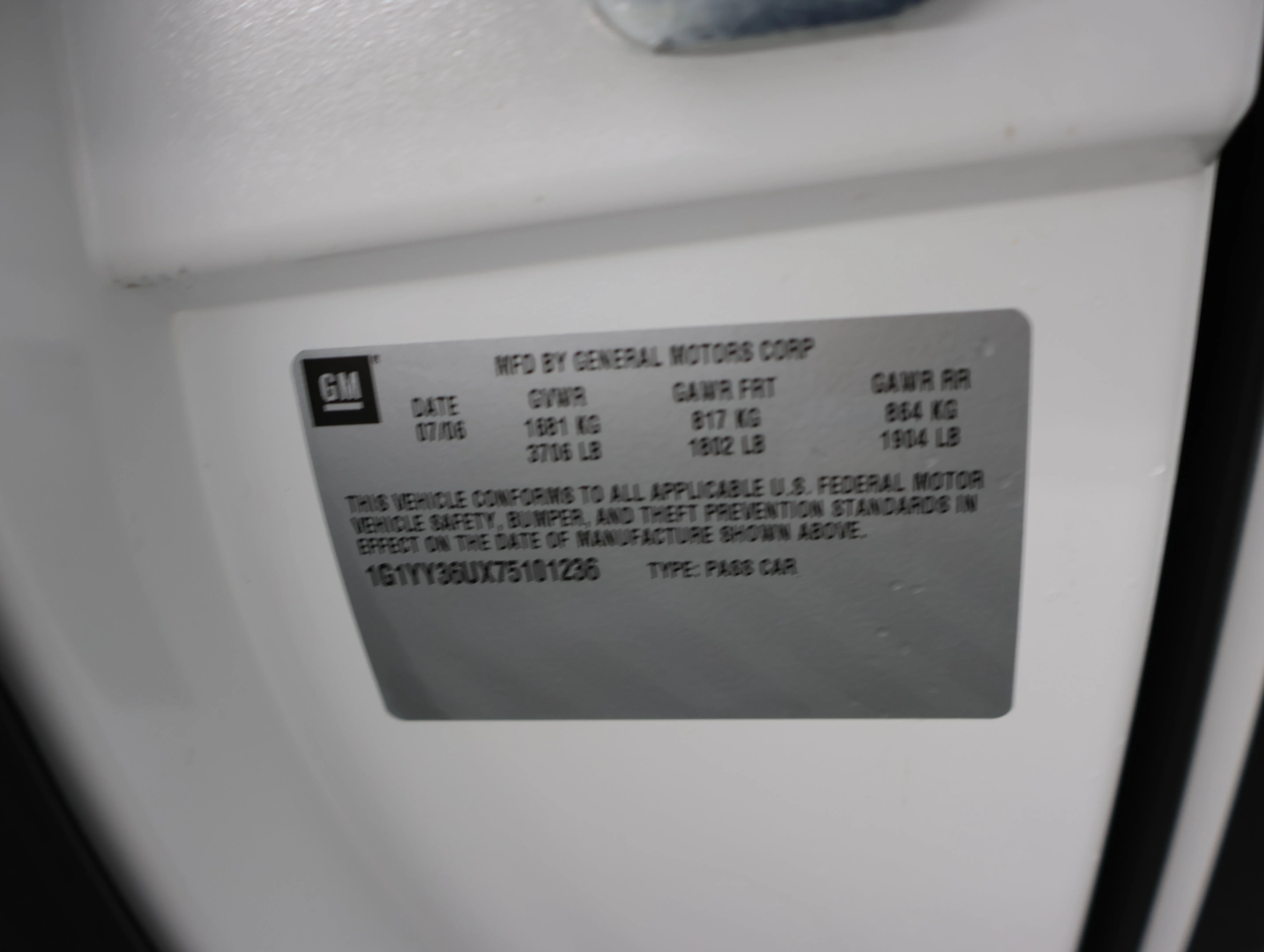 Used 2007 Arctic White Chevrolet Base image 57