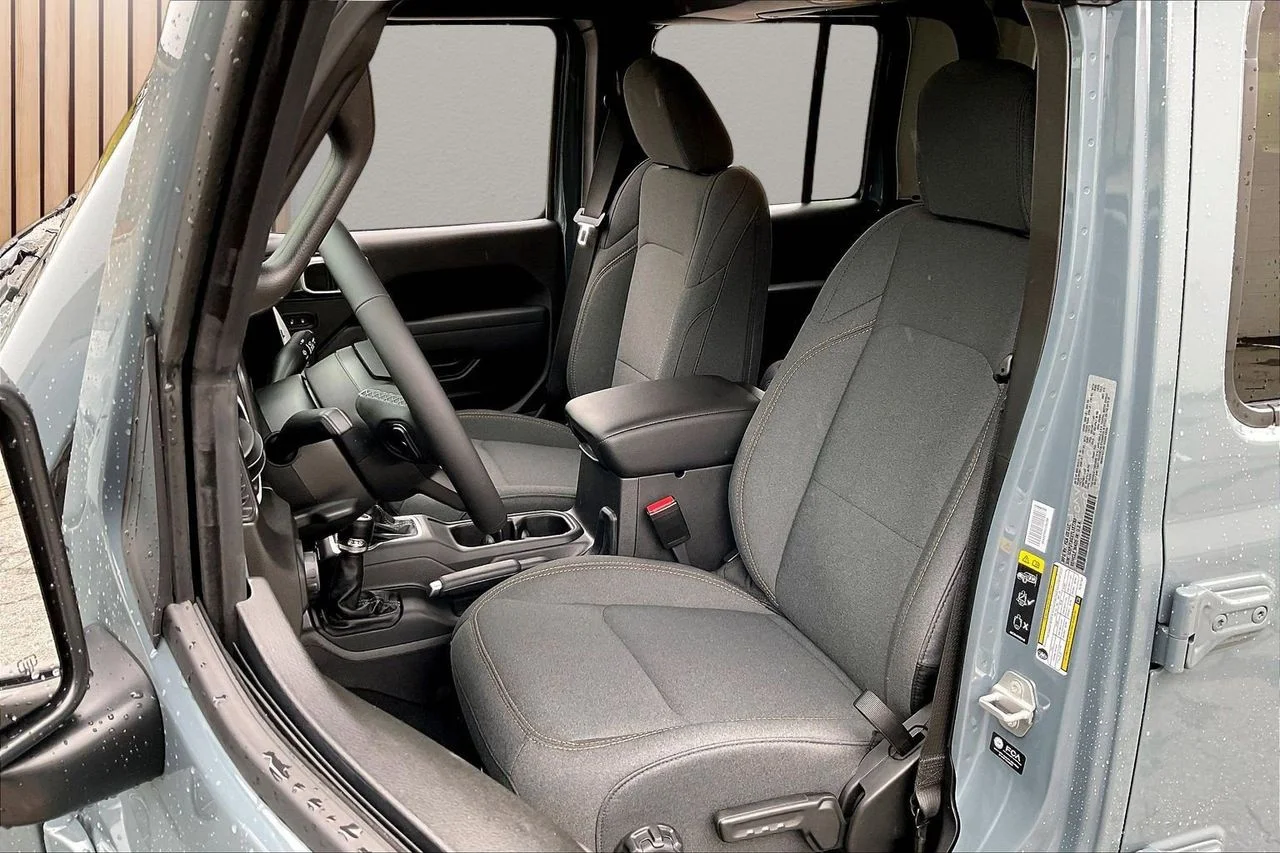 New 2026 Anvil Clear-Coat Exterior Paint Jeep Sport S image 17