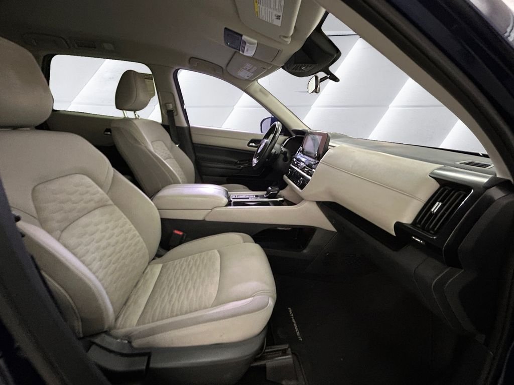 Used 2022 Blue Nissan SV image 13