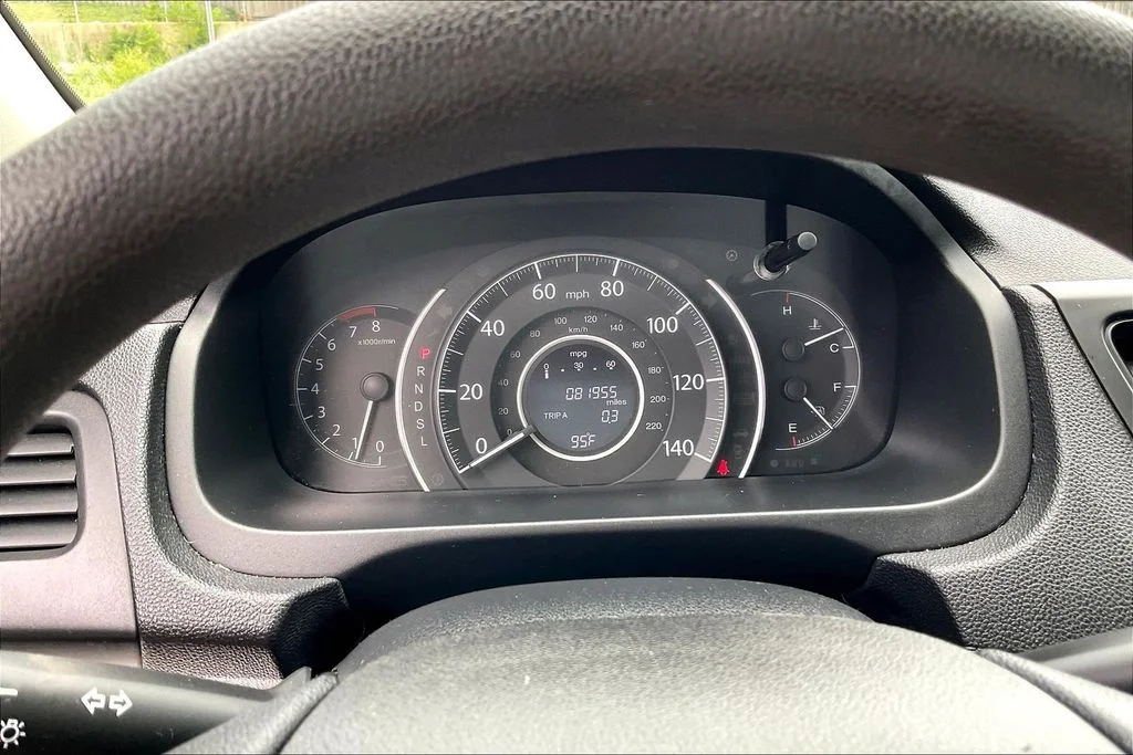 Used 2016  Honda LX image 17
