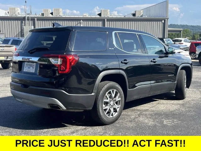 Used 2023 Black GMC SLE image 3