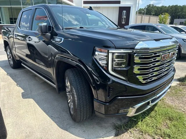 Used 2024 Black GMC Denali image 4