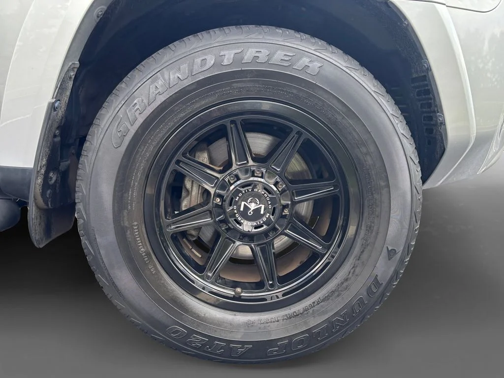 Used 2022 Silver Toyota SR5 Premium image 17