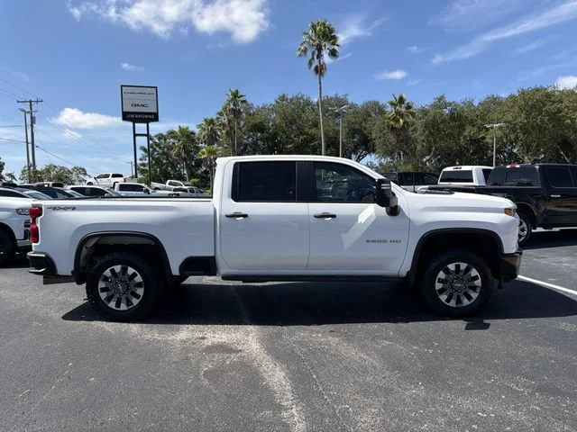 Used 2022 Summit White Chevrolet Custom image 3