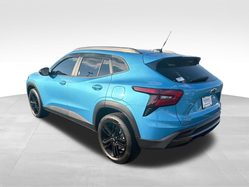 Used 2025 Blue Chevrolet ACTIV image 3