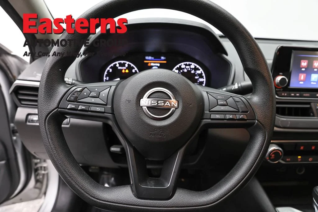 Used 2023 Silver Nissan 2.5 S image 10