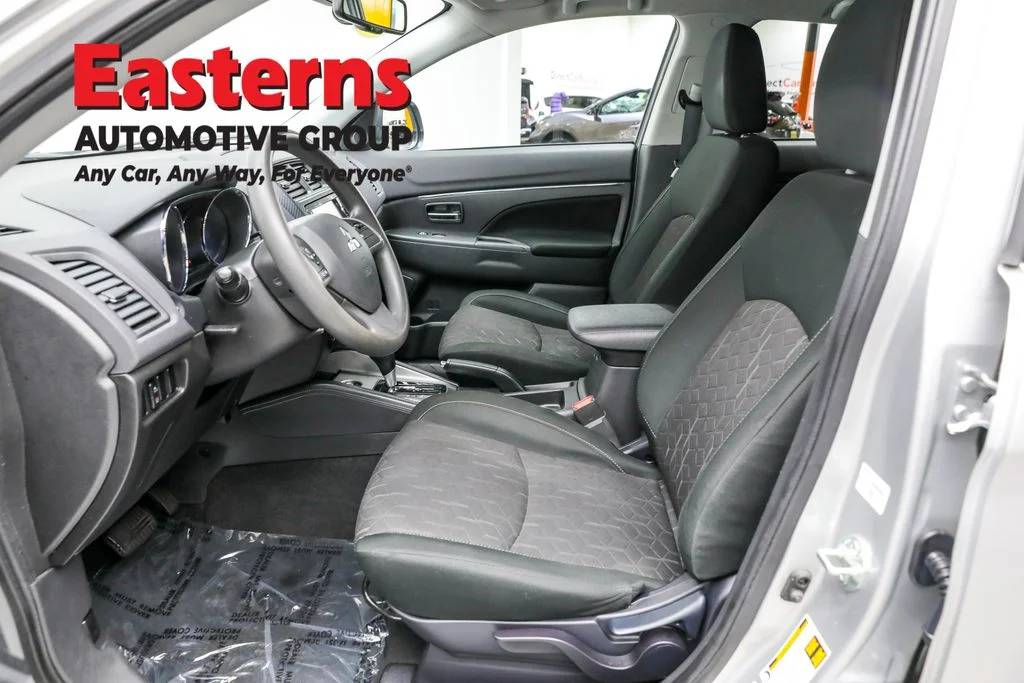Used 2023 Silver Mitsubishi 2.0 ES image 14
