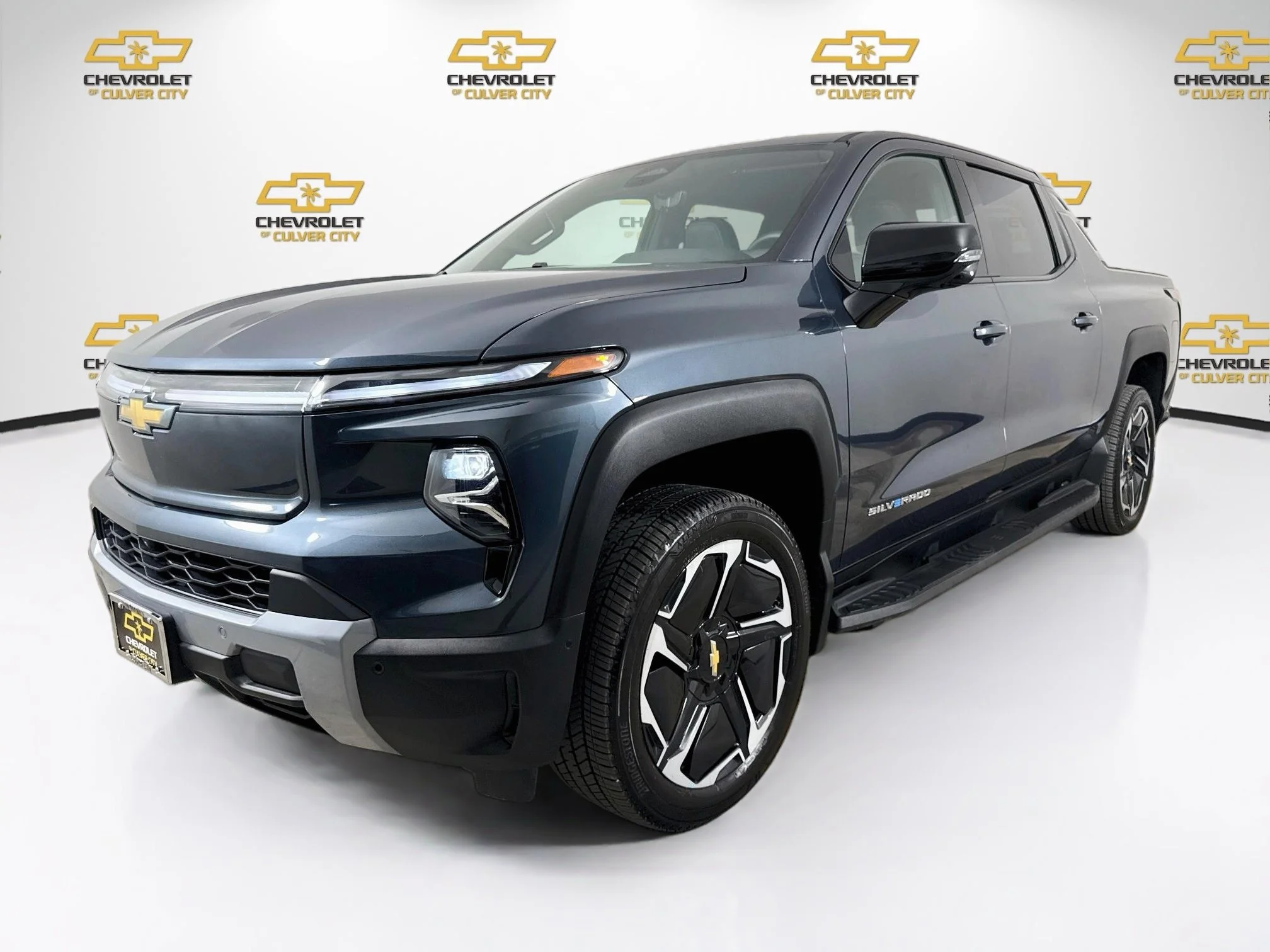 Used 2026 Blue Smoke Metallic Chevrolet LT - Max Range image 3