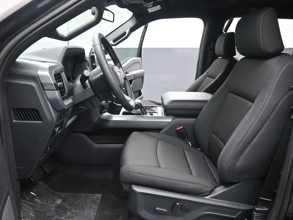 New 2026 Agate Black Metallic Ford XLT image 9