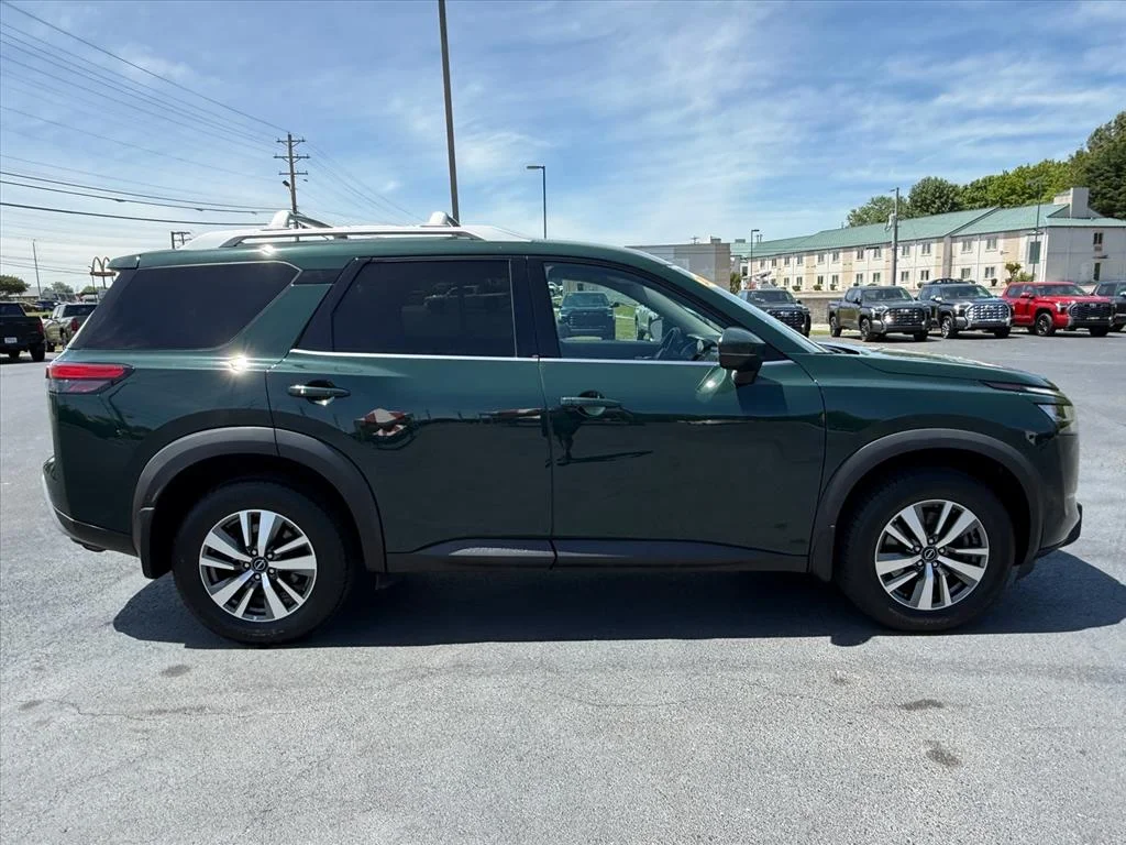 2024 Nissan Pathfinder SL - Photo 8