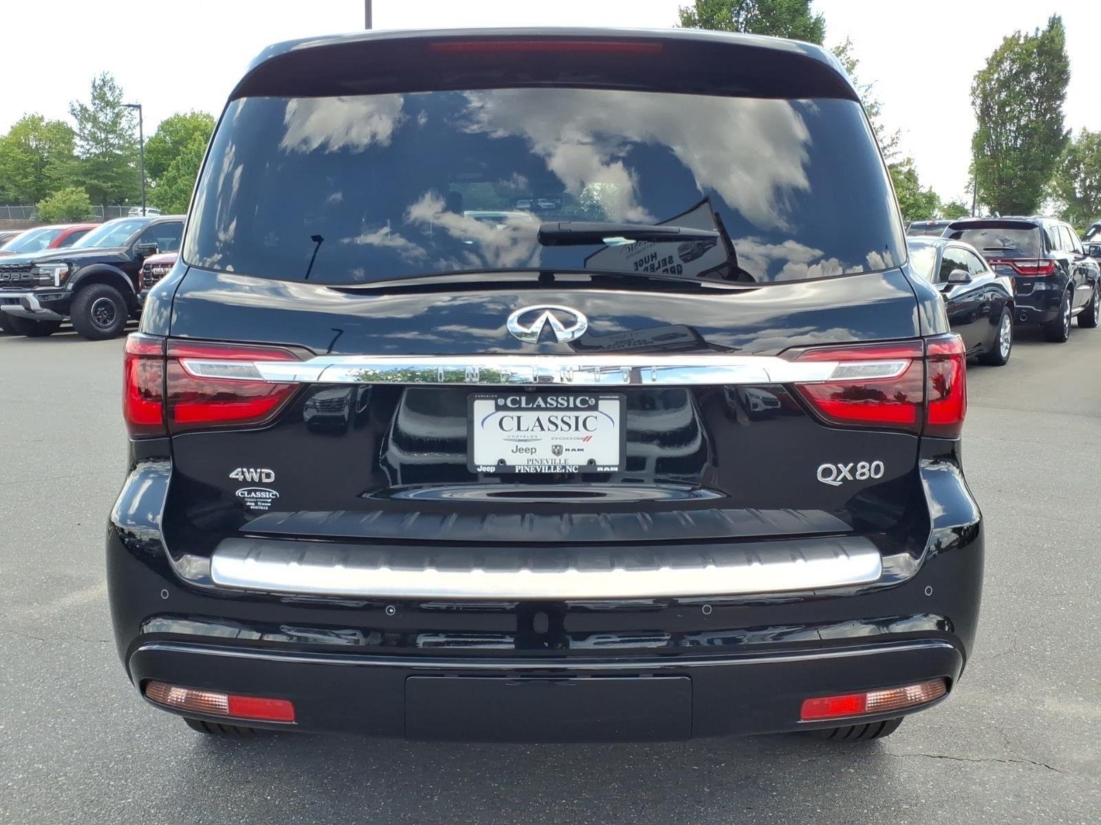 2023 INFINITI QX80 Sensory 4WD - Photo 17
