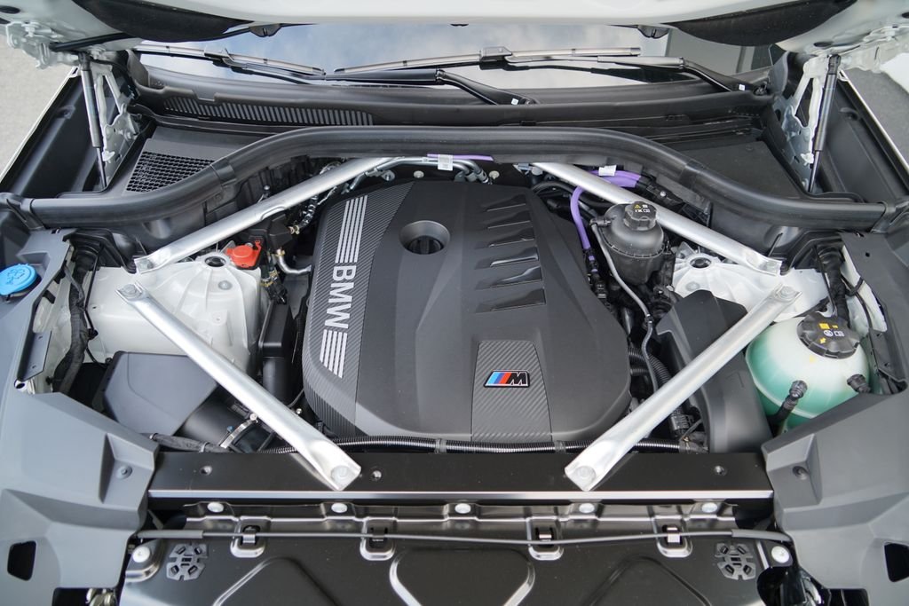 New 2026 Mineral White Metallic BMW xDrive40i image 20