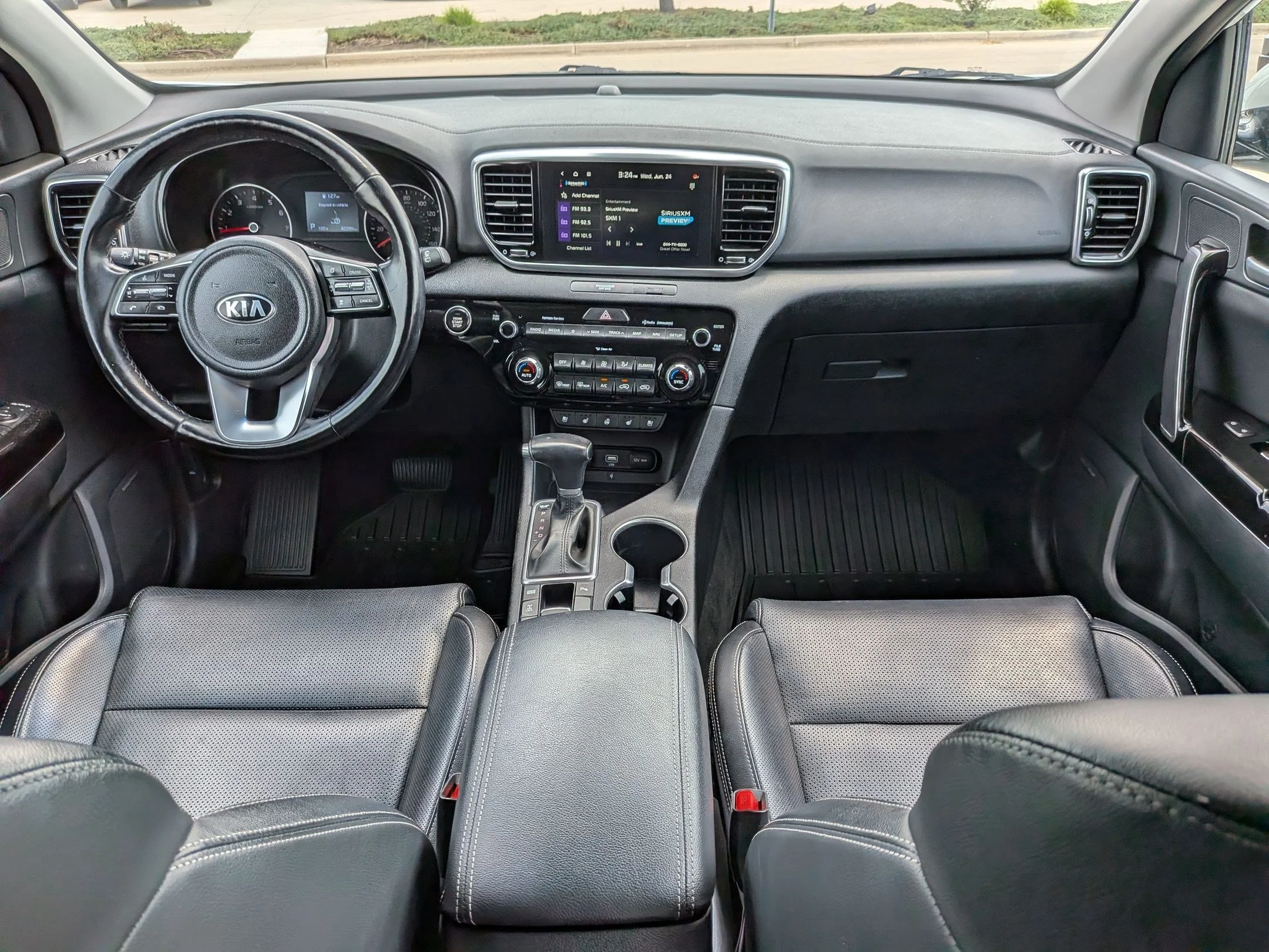 Used 2021 Snow White Pearl Kia EX image 26