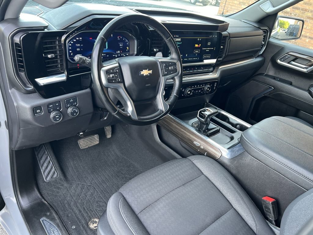Used 2024 Slate Gray Metallic Chevrolet LT image 10