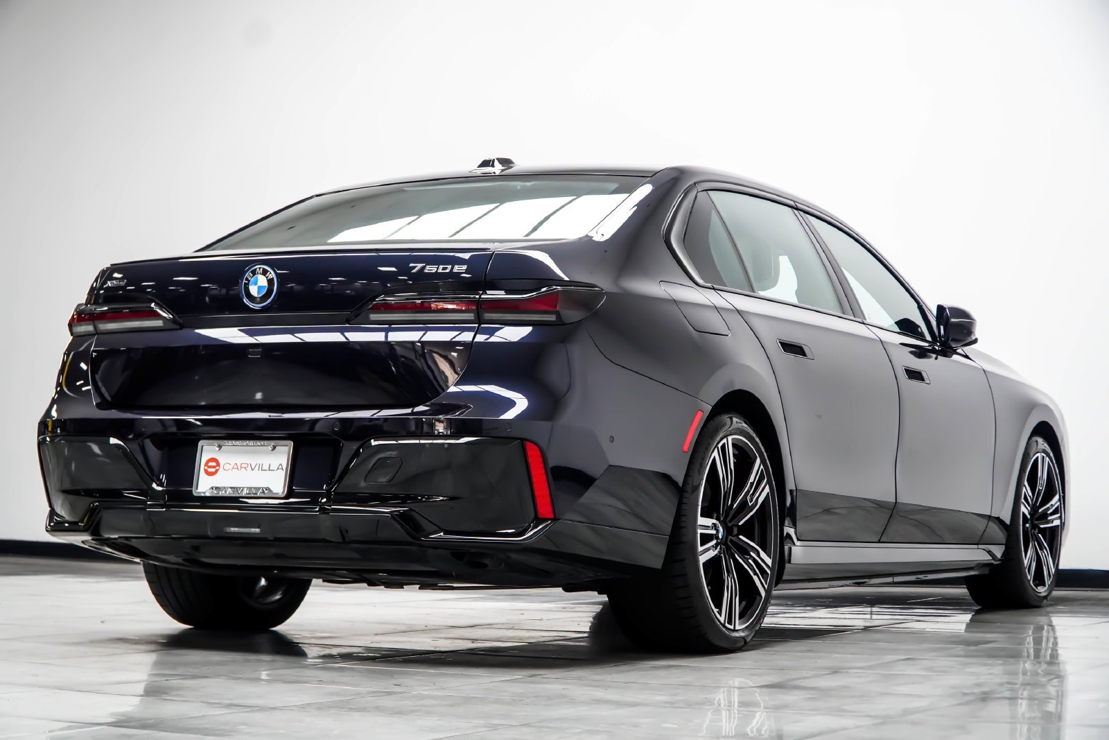 Used 2024 Black BMW 750e xDrive image 14