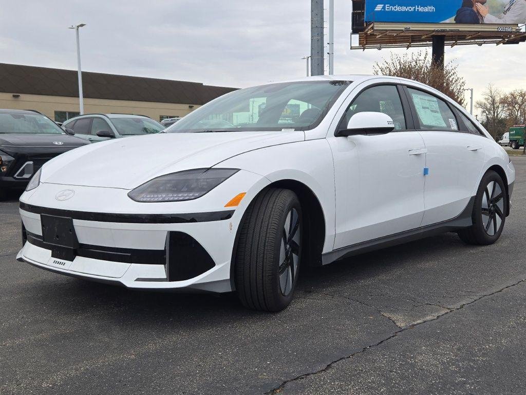 New 2025 White Hyundai SE image 6