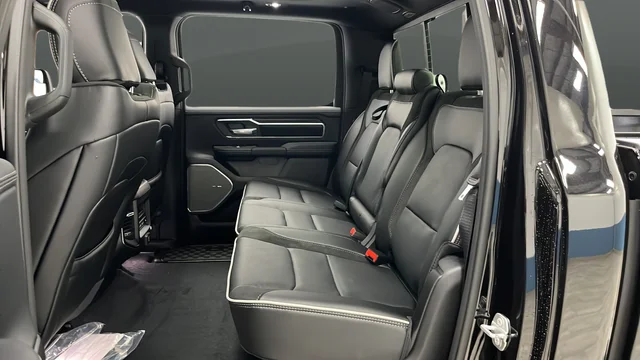 New 2026 Diamond Black Crystal Pearl-Coat Exterior Paint RAM Laramie image 22