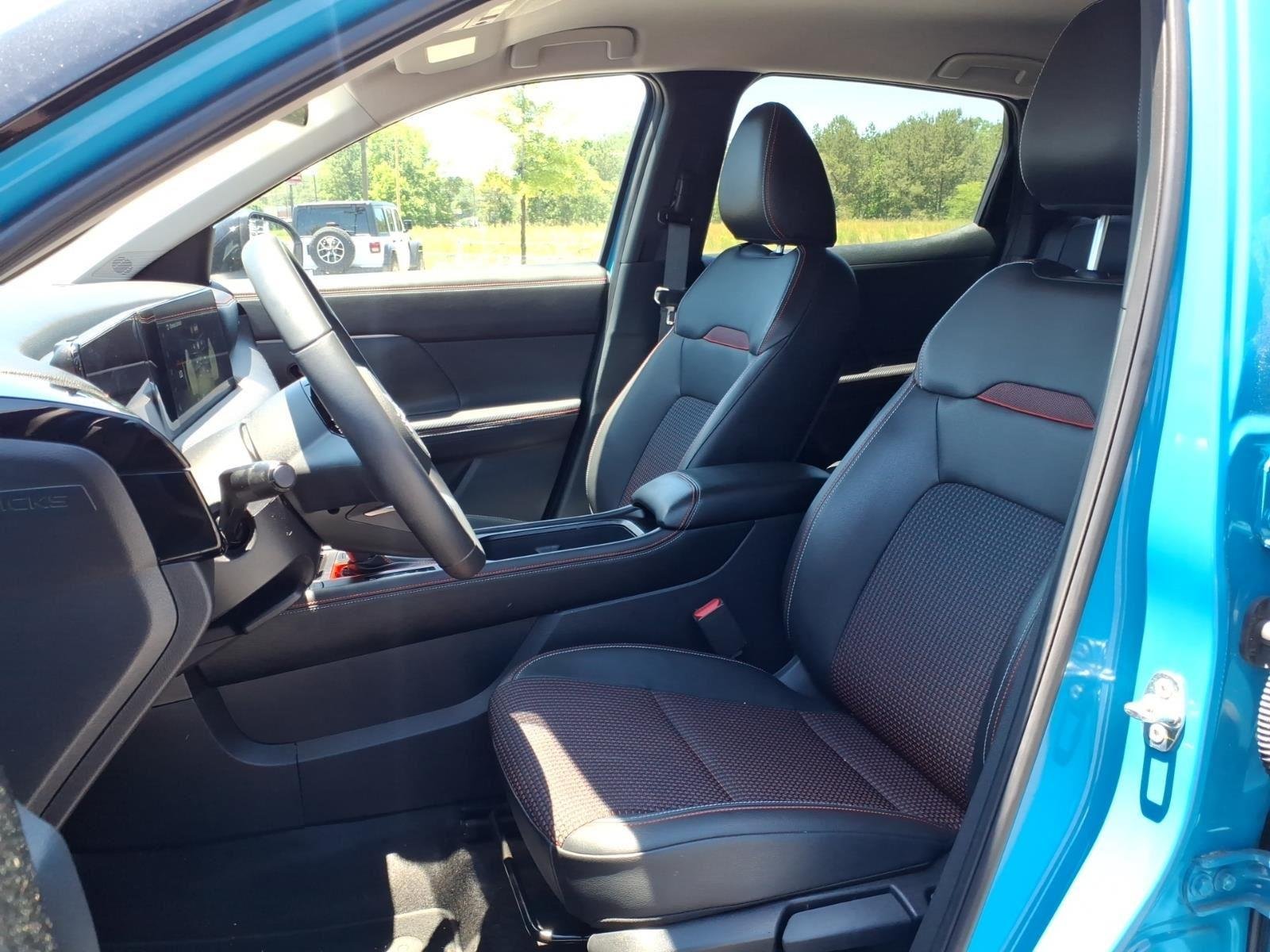 Used 2025 Arctic Ice Blue Metallic/Super Black Nissan SR image 17