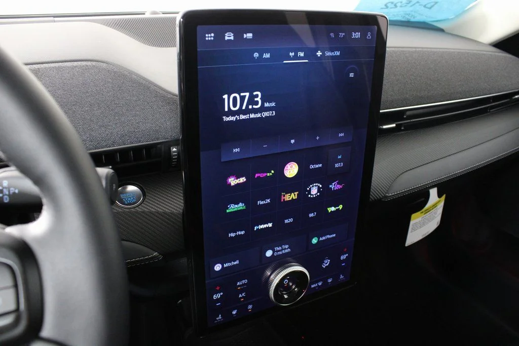 2025 Ford Mustang Mach-E Premium - Photo 31