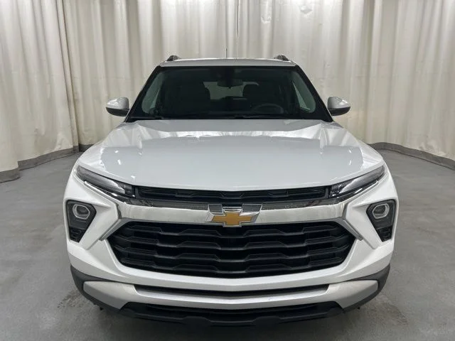 Used 2025 White Chevrolet LT image 8
