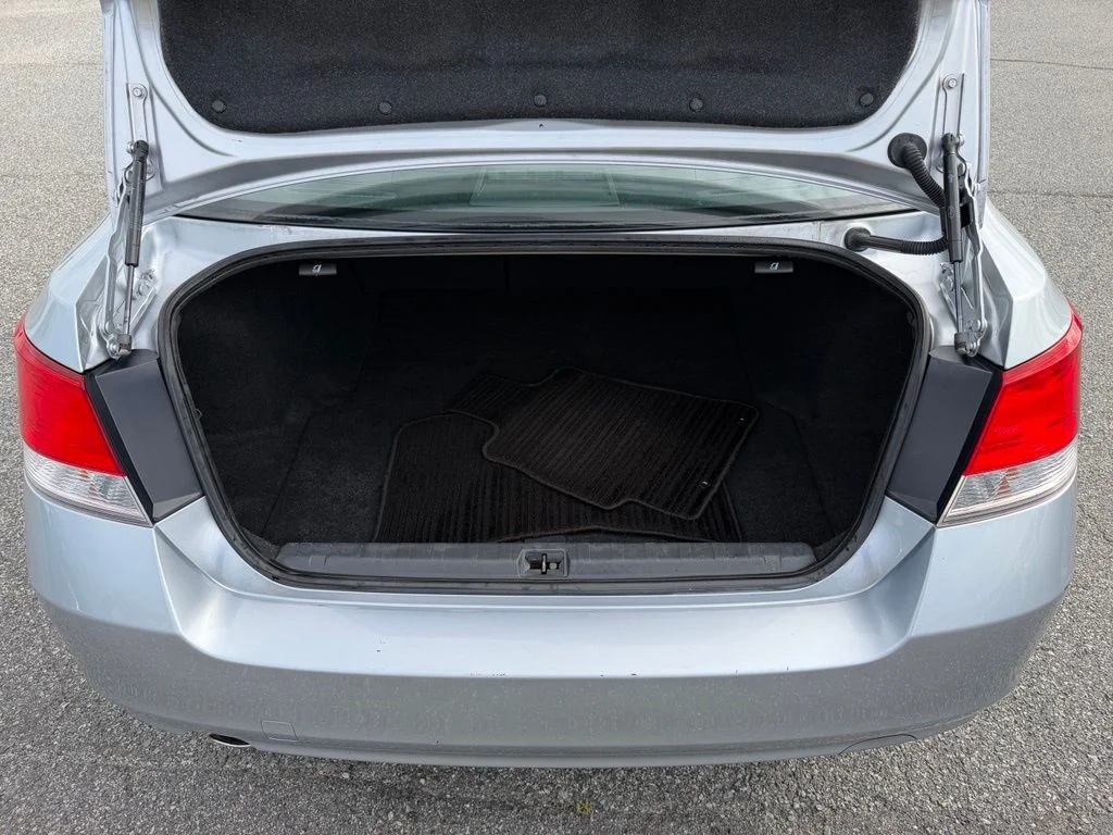 Used 2012 Silver Subaru 2.5i image 32