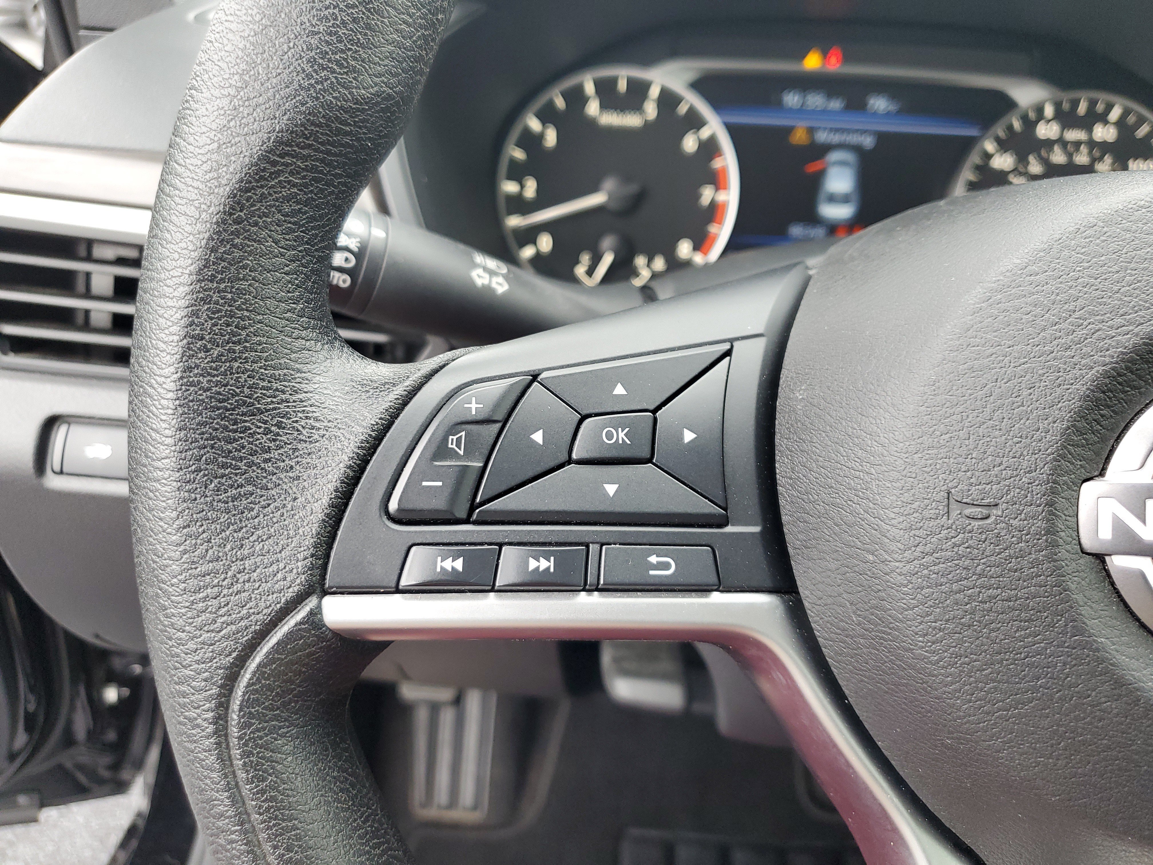 Used 2024 Super Black Nissan 2.5 SV image 26