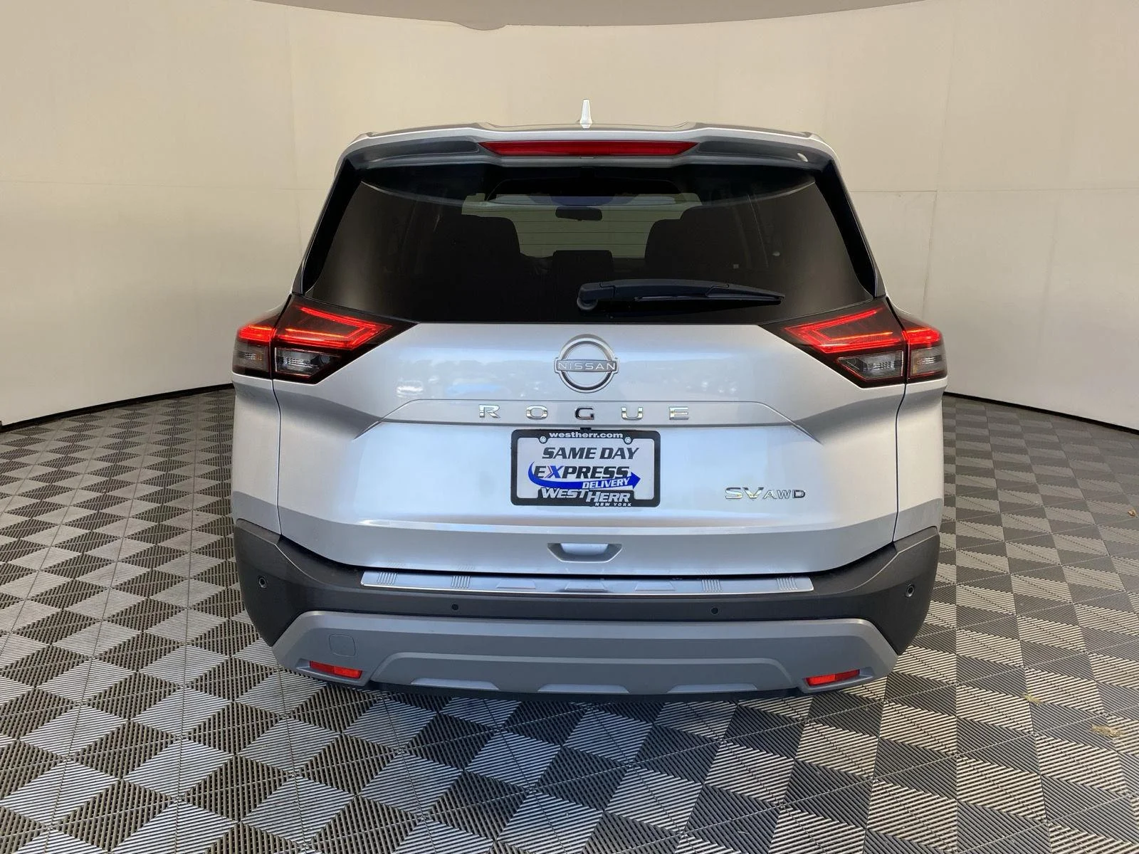 Used 2023 Brilliant Silver Metallic Nissan SV image 6