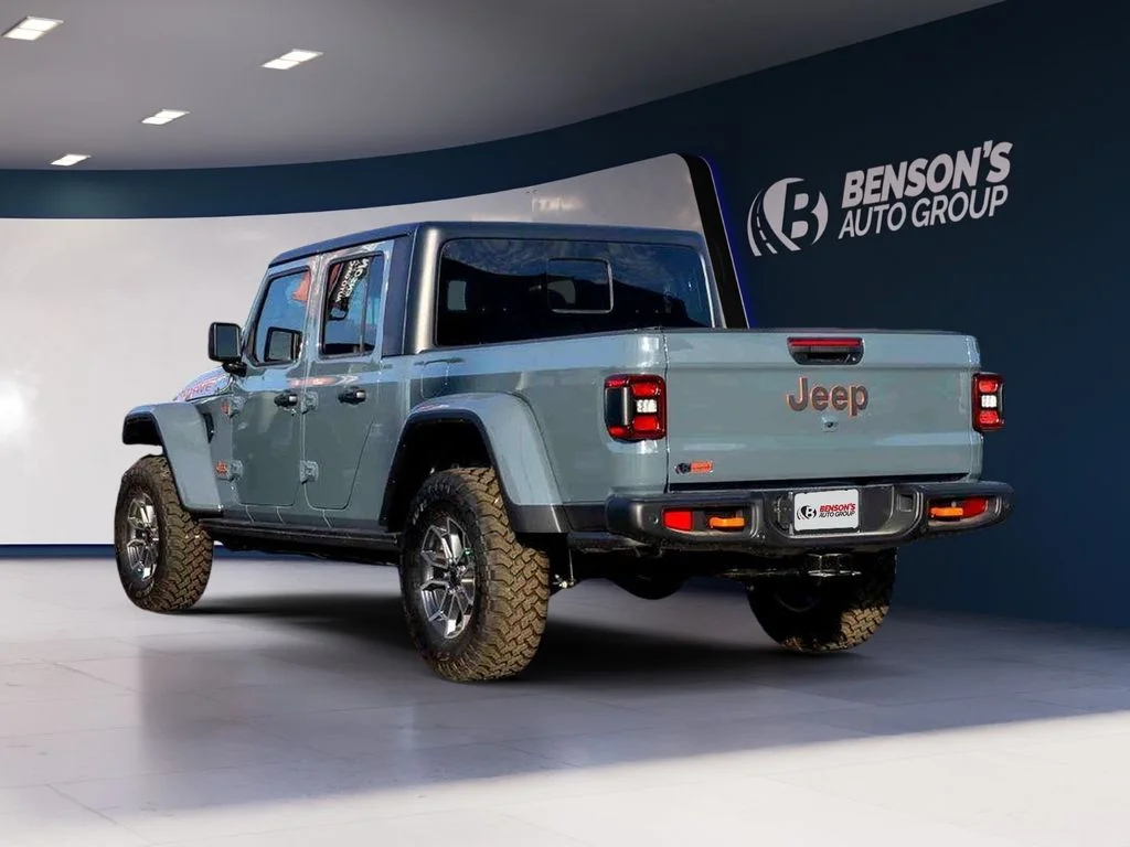 New 2025 Gray Jeep Mojave image 5