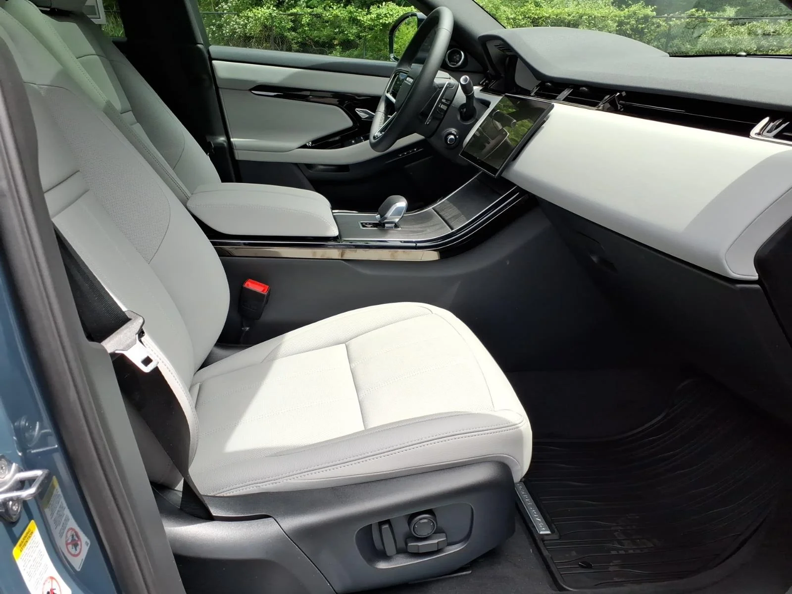 New 2026 Blue Land Rover S image 3