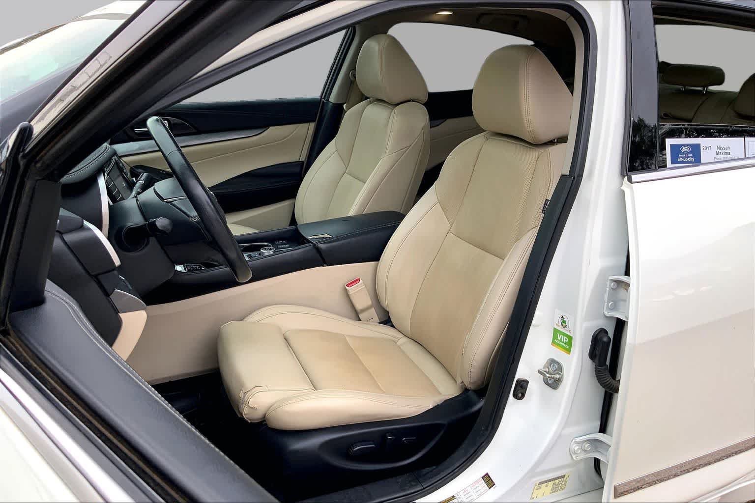 Used 2017 Pearl White Nissan SL image 8