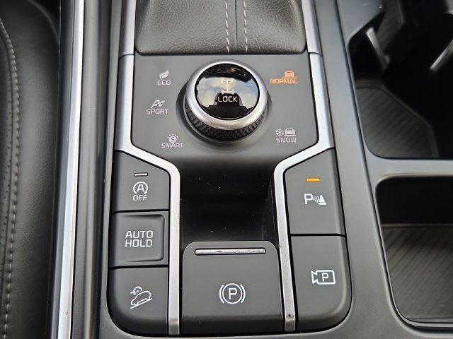 Used 2024 White Pearl Kia S image 12