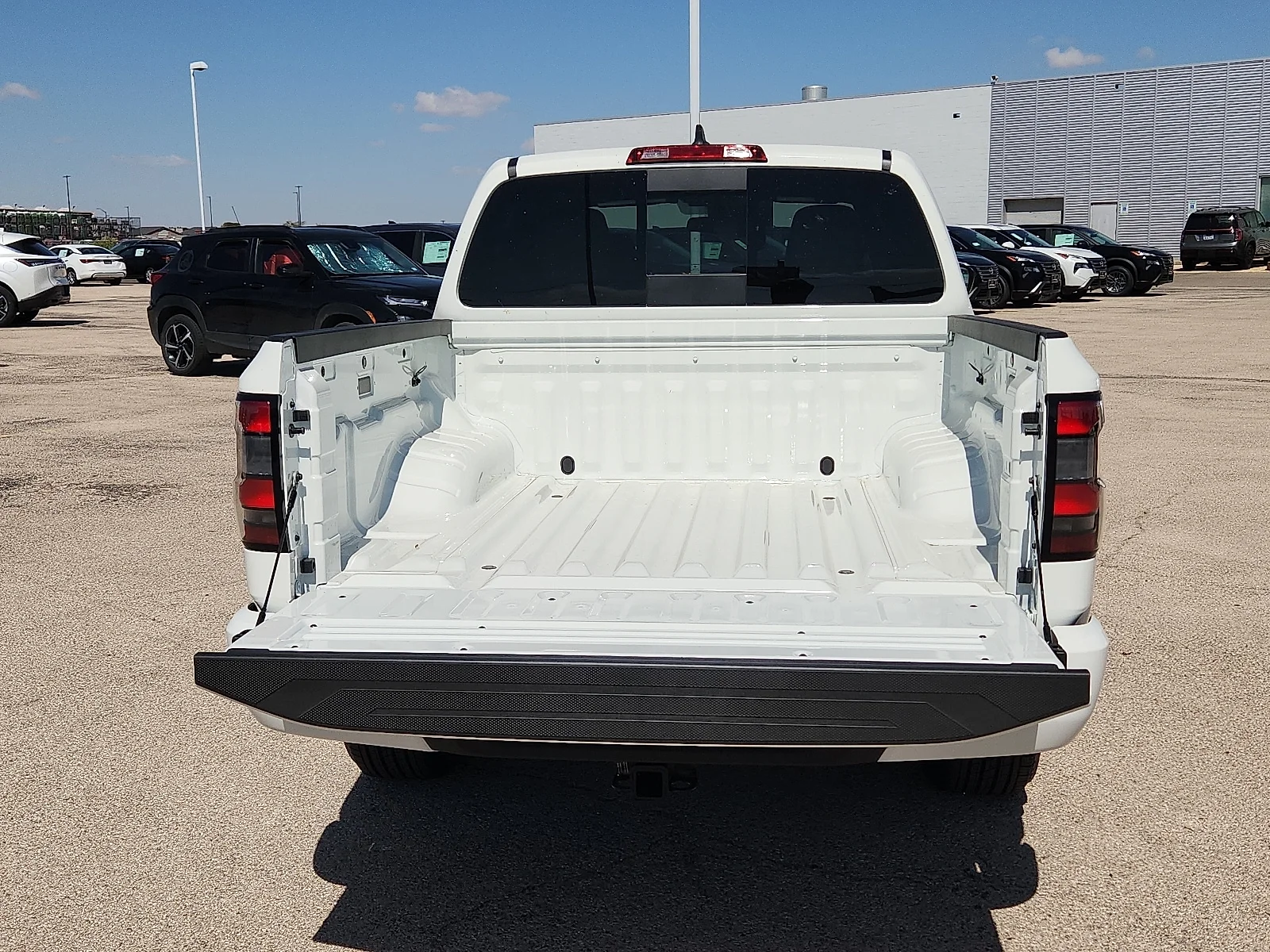 New 2026 QAK Glacier WH Nissan SV 4x4 Crew Cab 5 ft. box 126 in. WB image 8