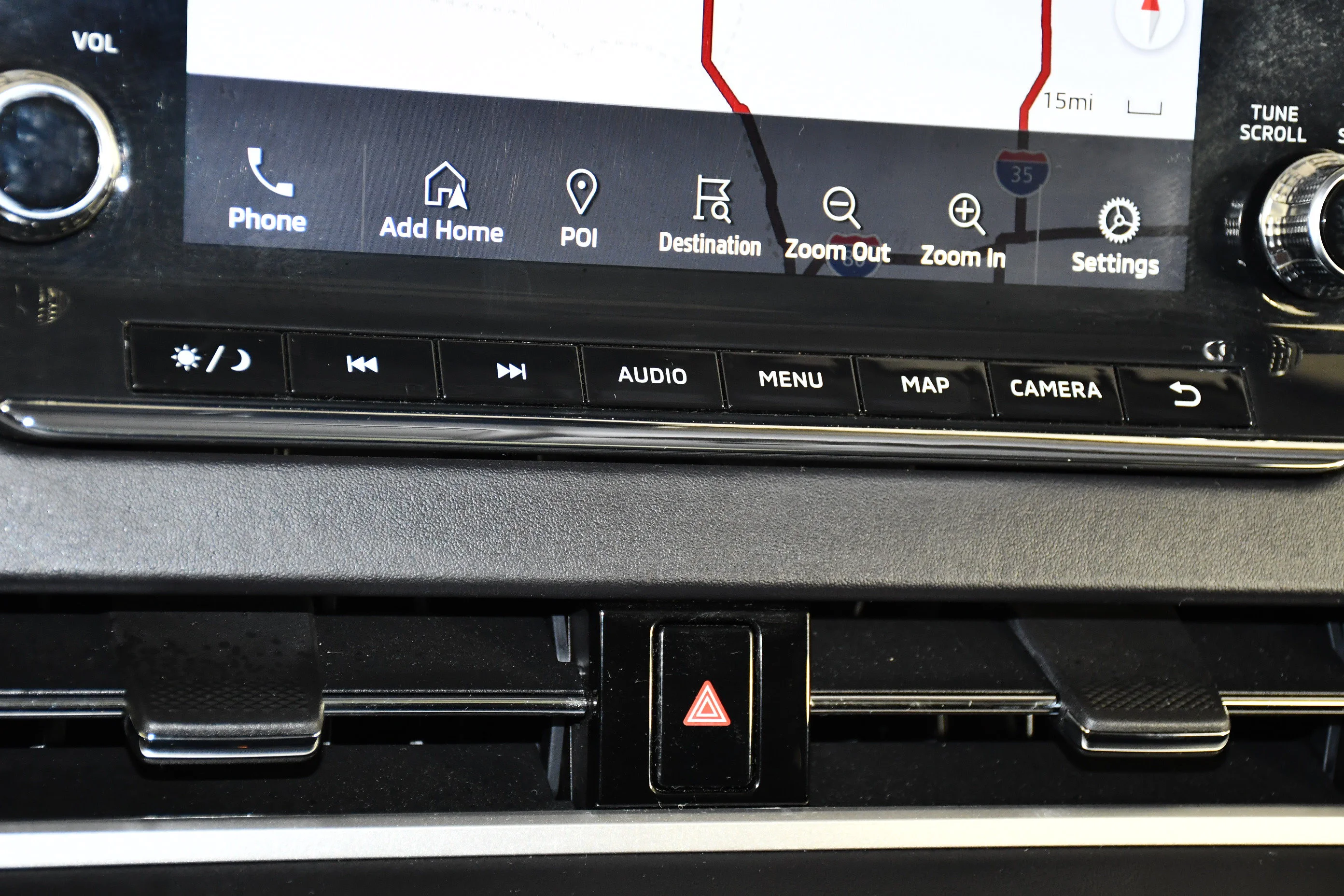 Certified Used 2025 Black Diamond Mitsubishi SE image 28