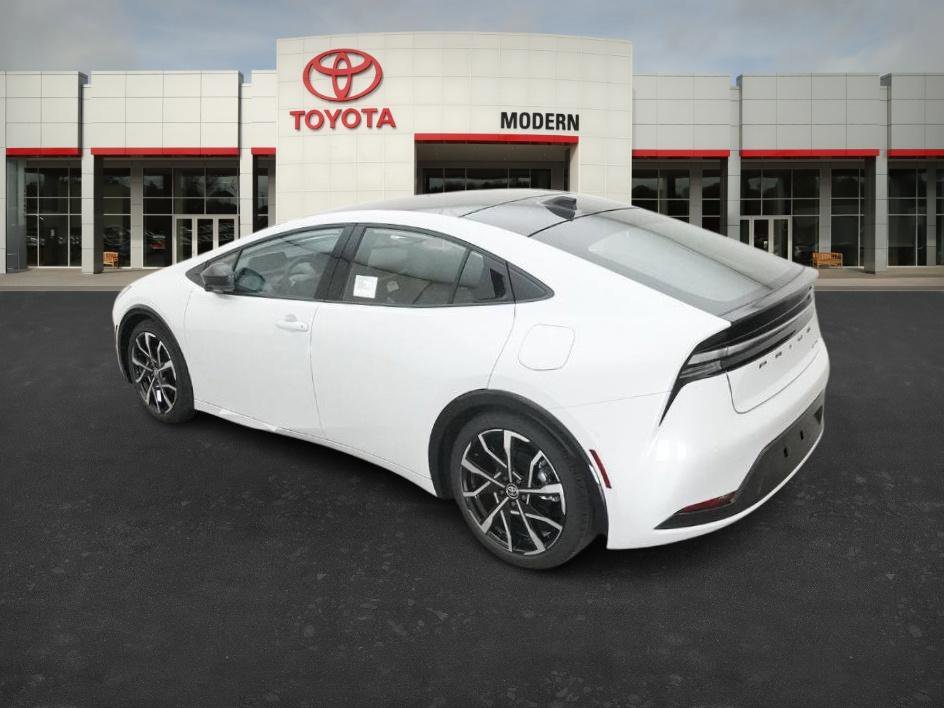 New 2026 Wind Chill Pearl Toyota XSE Premium image 13