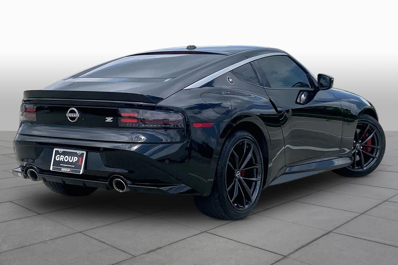 Used 2025 Black Diamond Pearl Nissan Performance image 11