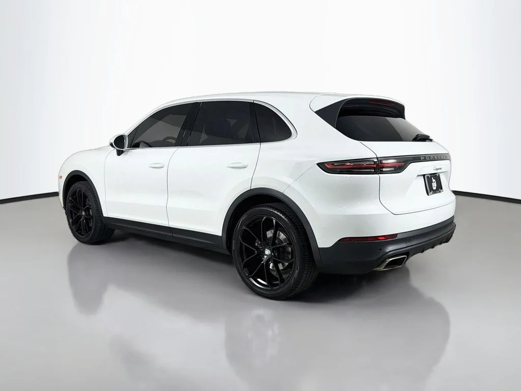 Used 2019  Porsche Base image 7