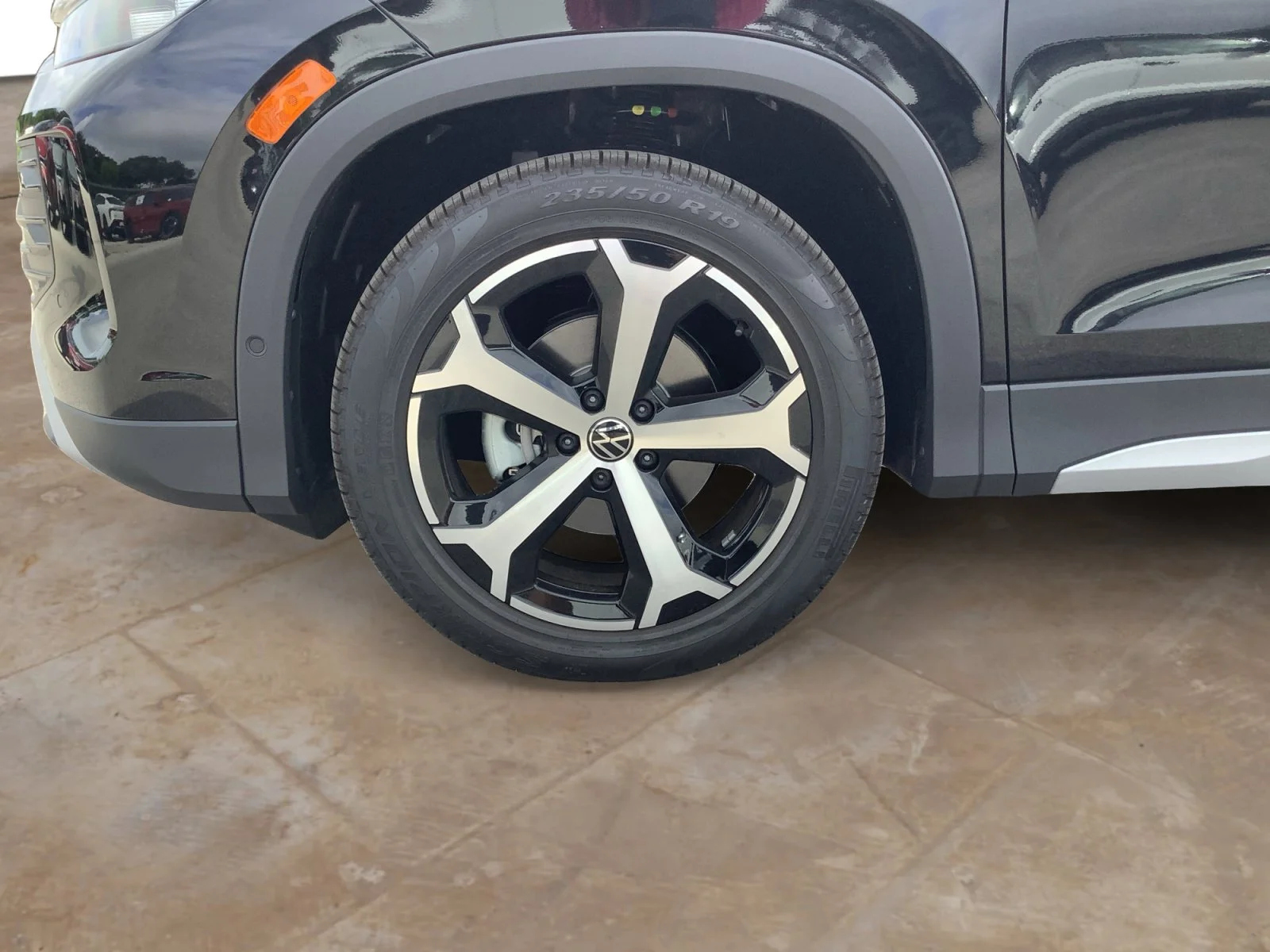 New 2026 DEEP BLACK Volkswagen SE image 10
