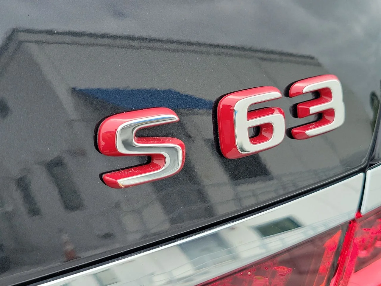 New 2026 Graphite Grey Metallic Mercedes-Benz AMG® S 63 E 4MATIC® Sedan image 8