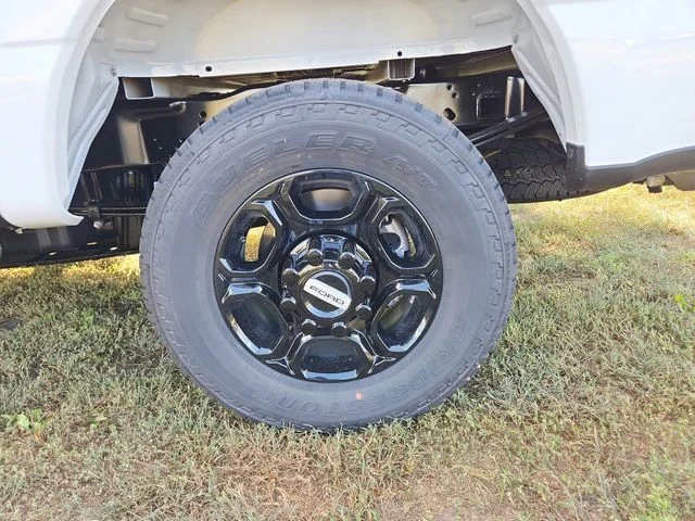 New 2026 Oxford White Ford F-250® XL image 22