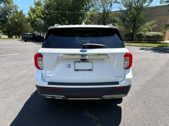 Used 2021 White Metallic Ford XLT image 6