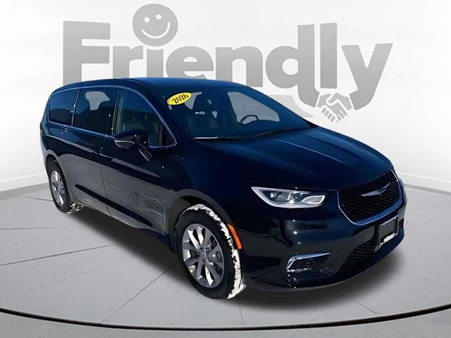 New 2026 Diamond Black Crystal Pearl-Coat Exterior Paint Chrysler Select image 3