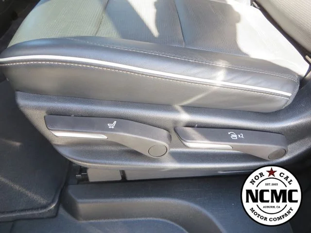 Used 2023 White Cadillac Premium Luxury image 43